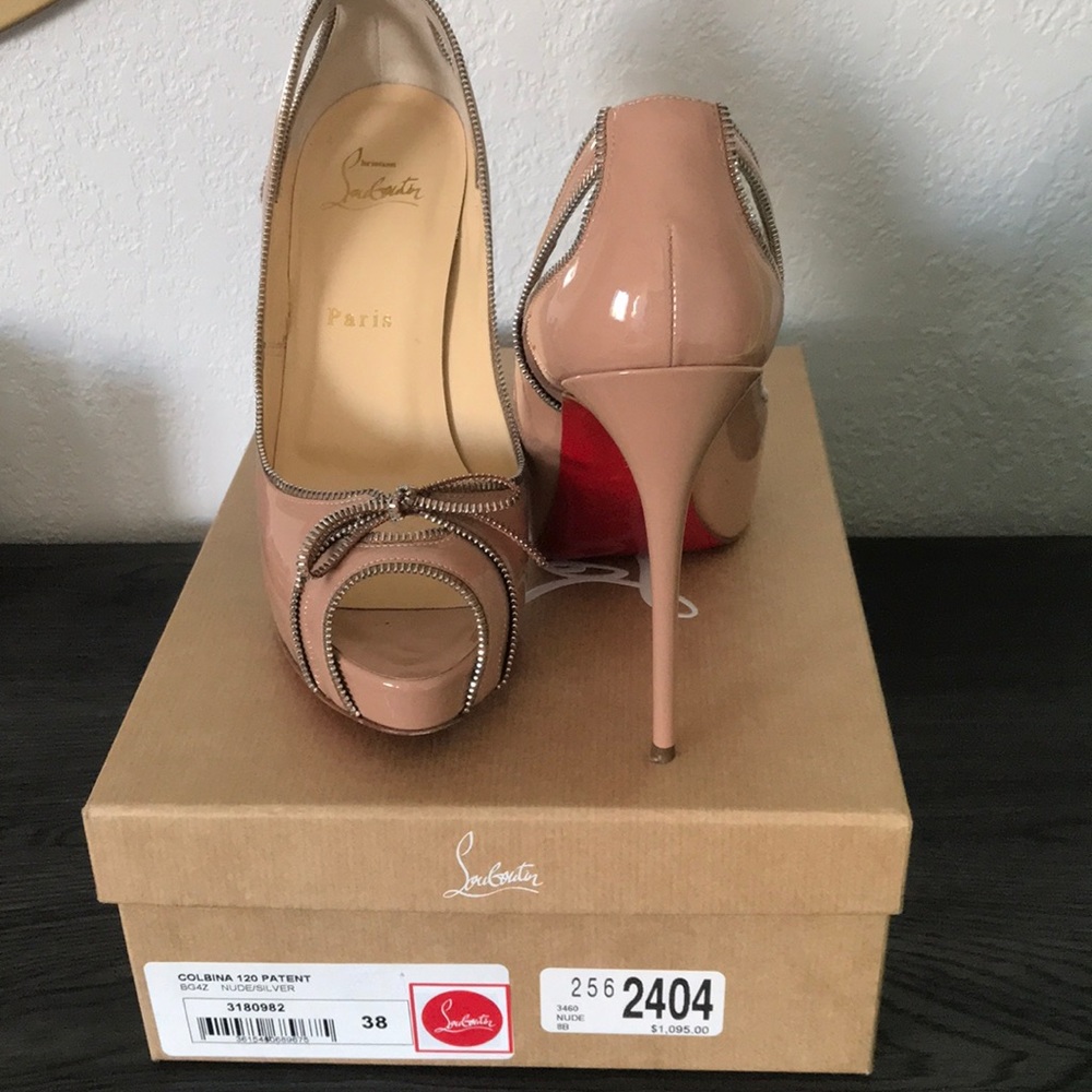 Christian Louboutin nude zipper pump